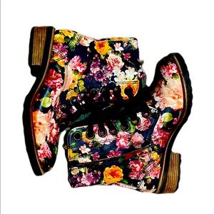 Girls Floral Boots
